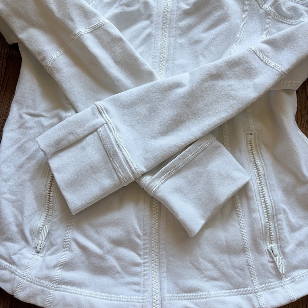 Lululemon white Define Jacket Size 6 Good Condition With Tear Away Tag - Picture 3 of 8